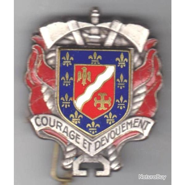 Pompiers du Val d'Oise. Courage et D�vouement. Haches crois�es. �cu fleur de lys. Drago � vis sur pl