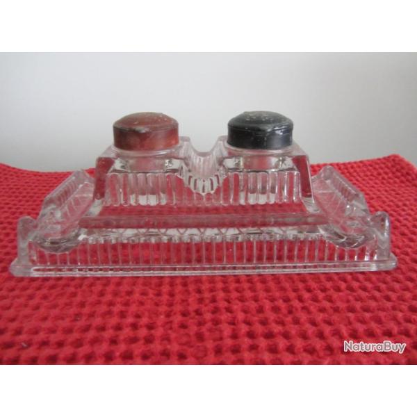 Double encrier en verre moul� 1950