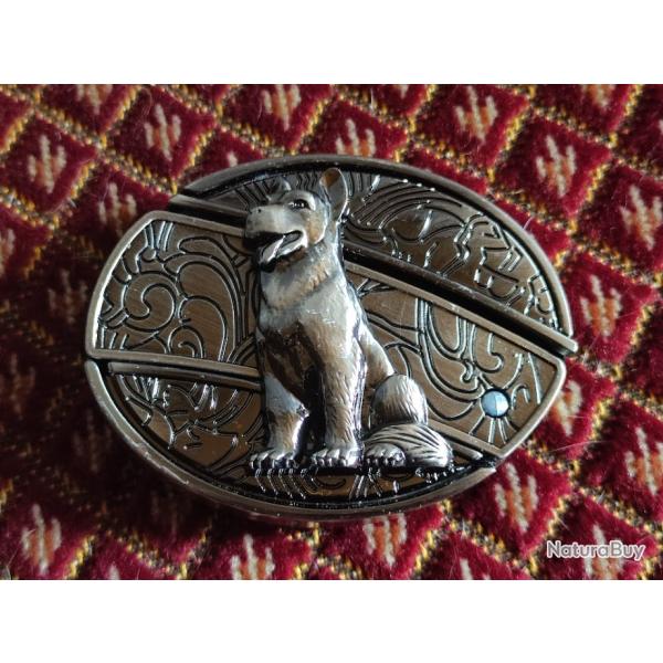 Boucle de ceinture avec couteau int�gr� Chien Berger allemand animal motard biker trike country west