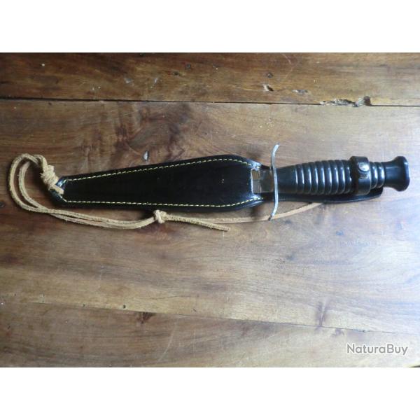 couteau a lanc avec  etui cuir