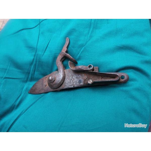 Platine � Silex Pre XX�me  ... A.O.C 2 pour restauration avec tete de Lion( Livr� par Happy post 11�