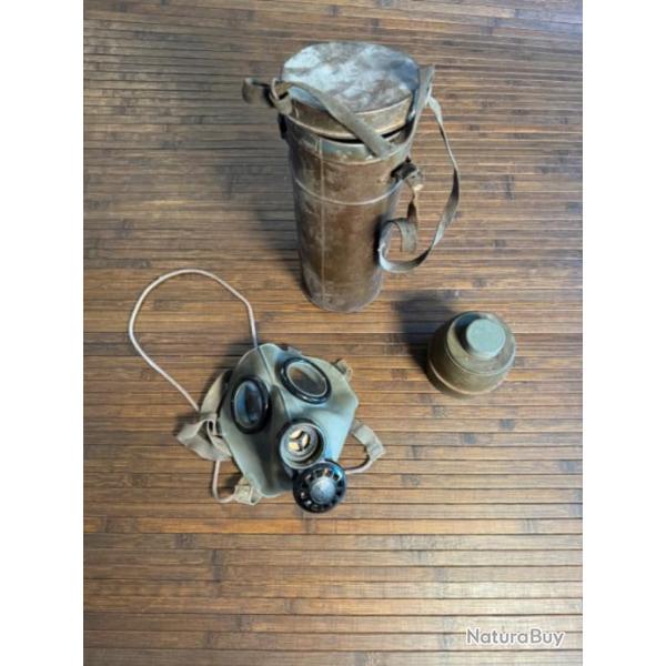 MASQUE A GAZ WW2 AVEC SA BO�TE 1940 - 39-45