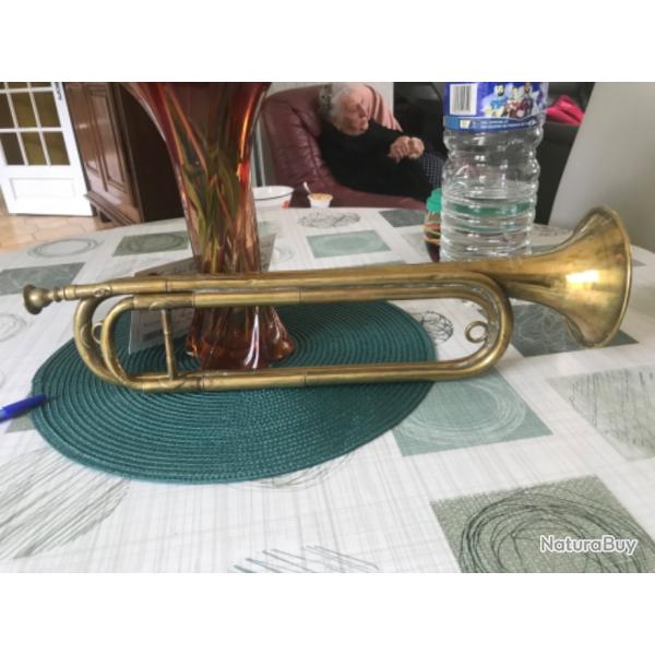 Trompette  ancienne � saisir