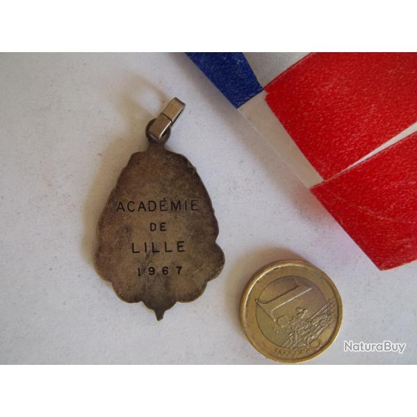 pendentif vintage  "acad�mie de Lille 1967" (14 grs)