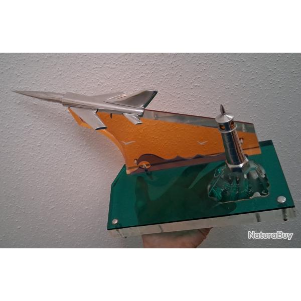 SOUVENIR ANCIEN PLEXIGLASS M�TAL "MER AVION PHARE" FABRIQU� EN URSS CCCP 1970
