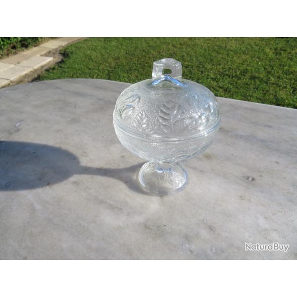 Ancienne grande Bonbonnire/Drageoir en verre press & moul  dcor de fruits en relief-(Vers 1960)