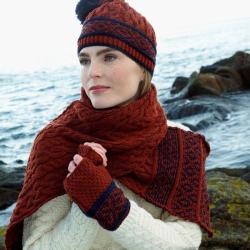 Bonnet pure laine m&eacute;rinos Jacquard nordique et pompon rouille