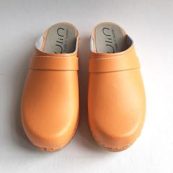Sabot homme su&eacute;dois bois et cuir lisse cuir orange