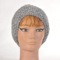 Bonnet laine mohair et pompon gris moyen