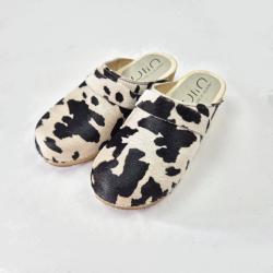 Sabots femme et sabots homme su&eacute;dois bois peau de vache vache noir blanc noireaude
