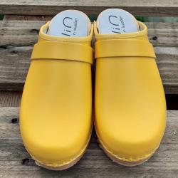 Sabot femme su&eacute;dois bois et cuir vif jaune soleil