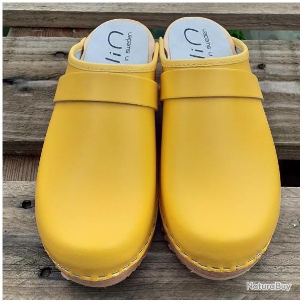 Sabot femme su�dois bois et cuir vif jaune soleil
