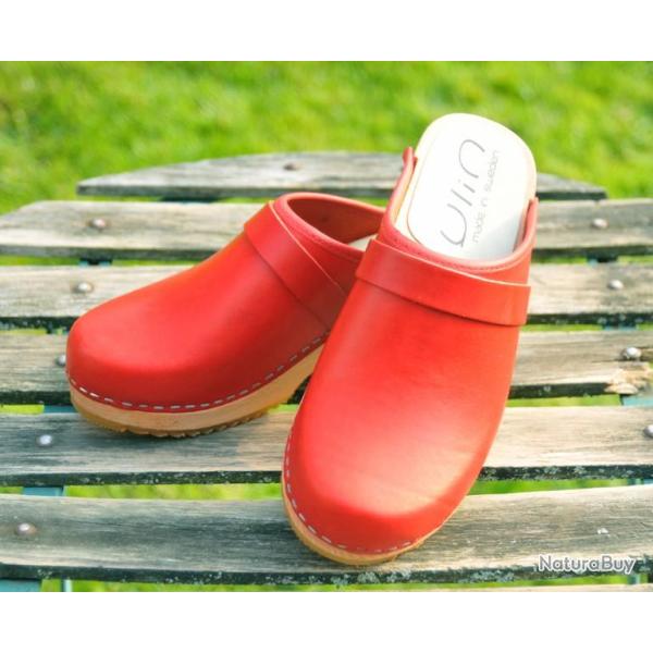 Sabots pour femme su�dois bois et cuir tannage v�g�tal cuir rouge �carlate