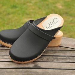 Sabot bois su&eacute;dois homme en cuir mat ou nubuck velours nubuck noir