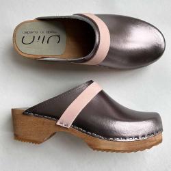 Sabots en bois femme et cuir m&eacute;tallis&eacute; bande nubuck ou cuir M&eacute;tal &eacute;tain