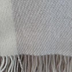 Plaid chaud &eacute;cossais couleurs vives et pastel en pure laine beige