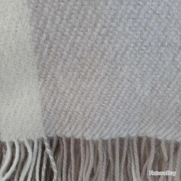 Plaid chaud �cossais couleurs vives et pastel en pure laine beige