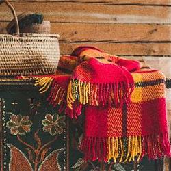 Plaid chaud &eacute;cossais couleurs vives et pastel en pure laine rouge orang&eacute;