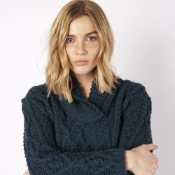 Pull chaud femme torsades irlandais pure laine et col ch&acirc;le bleu marine navy XS (extra small)