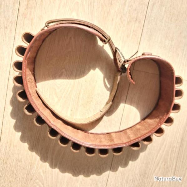 tr�s belle cartouchi�re en cuir  enparfait �tat