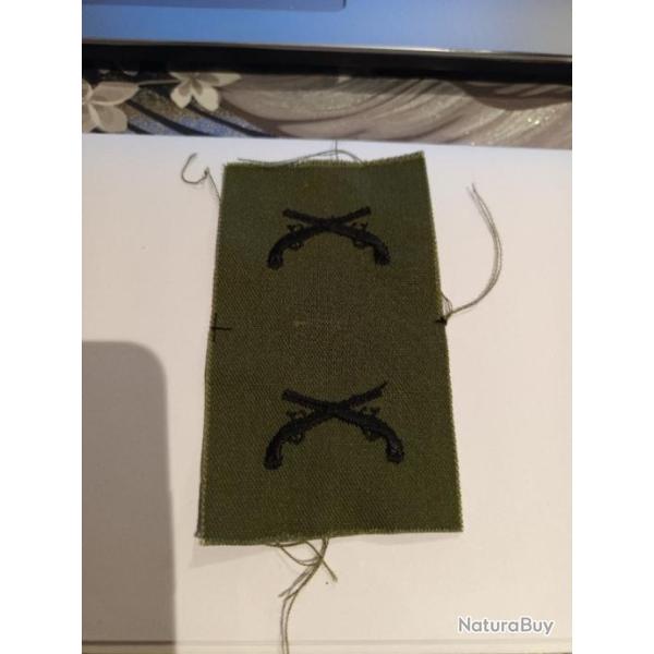 Lot de COLLARS arm�e us MILITARY POLICE kaki ORIGINAL