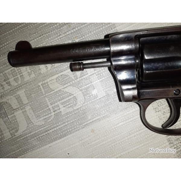 Revolver colt New pochette double action en calibre 32 long colt.