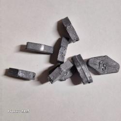 Lot de plombs hexagonaux  &agrave; grains de 10 x 15 grammes  , 14 plombs