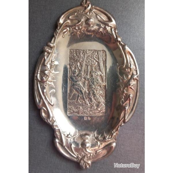 Vide poche en argent ou m�tal argent� avec poin�ons et sc�ne de duel