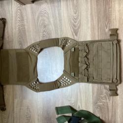 Porte plaques eagle industries. gilet pare balles.coyote.neuf.