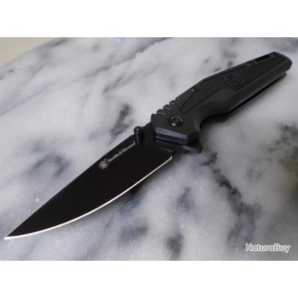 Couteau Smith&Wesson SWAT A/O Lame Acier Carbone Manche Polym�re IKBS Clip Linerlock SW1205909