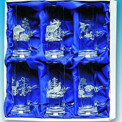 Verres &agrave; eau de vie &agrave; hanse en coffret sc&egrave;ne de chasse