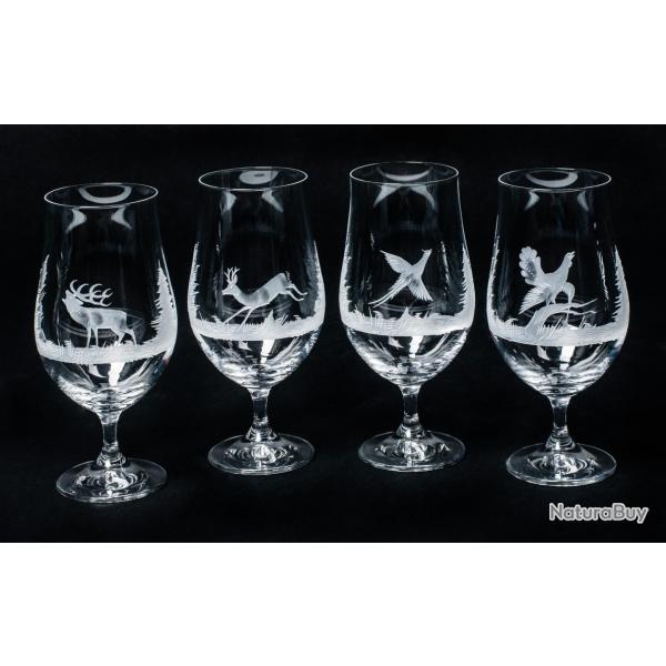 Verres � bi�re grav�s main