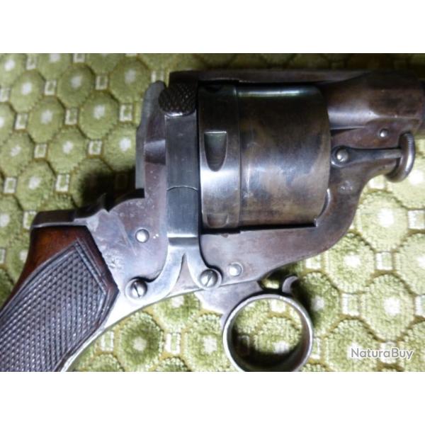 mod�le rare de revolver PERRIN � double action calibre 12 mm , d�tente anneau