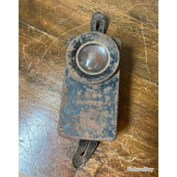 Lampe allemande WW2 Petrix 677 - intacte et utilis�e au combat