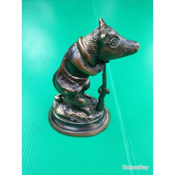 ANCIENNE  SCULPTURE  SANGLIER  CHASSEUR   DE  CHEZ  LOVERGREEN  .  BRONZE