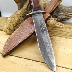 Beau Poignard Damas avec Manche en Noyer et Lame Damas Fabrication Artisanale