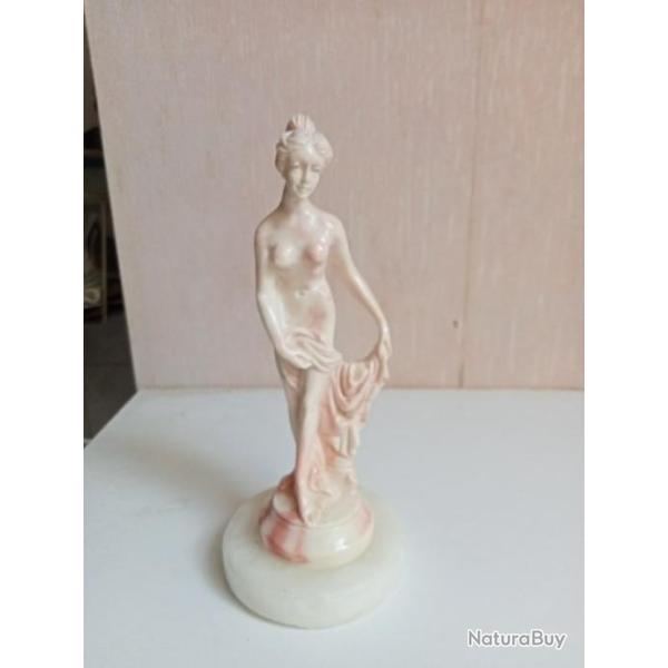 statuette ancienne en marbre de carrare blanc et rose hauteur 18 cm