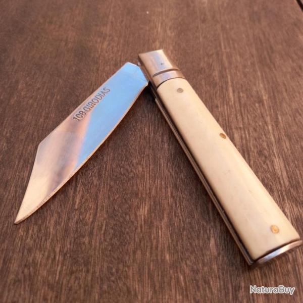 Joli Couteau TARBAIS 108 GIRODIAS Manche en ABS Ivoirine