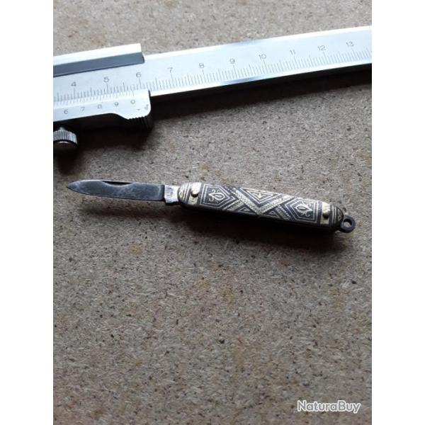 Couteau d'�crivain Tolede tr�s ancien.