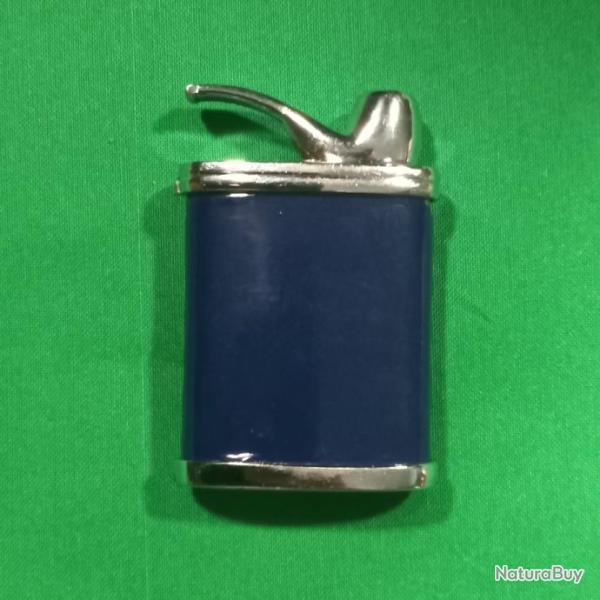 joli briquet " PIPE "  il est en m�tal  couleur bleu et argent