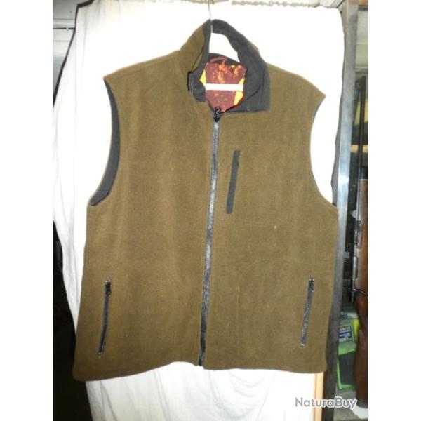 polaire sans manche r�versible battue