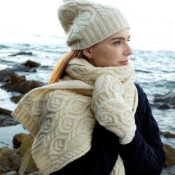 Bonnet chaud pompon pure laine m&eacute;rinos &eacute;cru ou framboise vert kaki