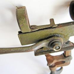 SERTISSEUR Marqu&eacute; AG, bon &eacute;tat Cal 16. Ancien