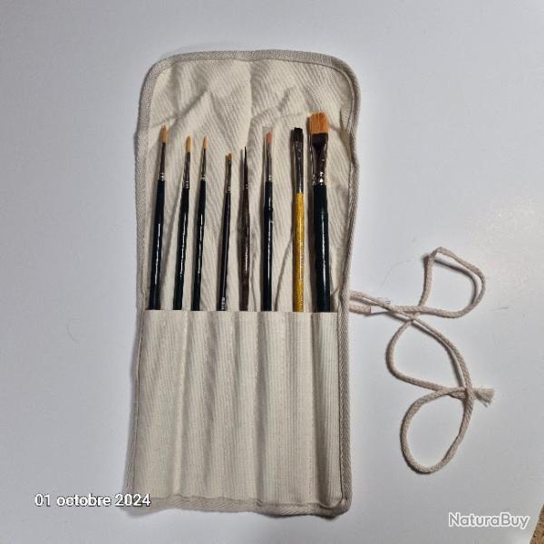 Lot de pinceaux grands manches plats et ronds isabey , milan, et Da Vinci, poils acryliques