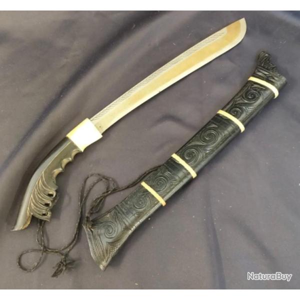 Machette Toraja manche en corne et os bovin fourreau en �b�ne sculpt� no sabre