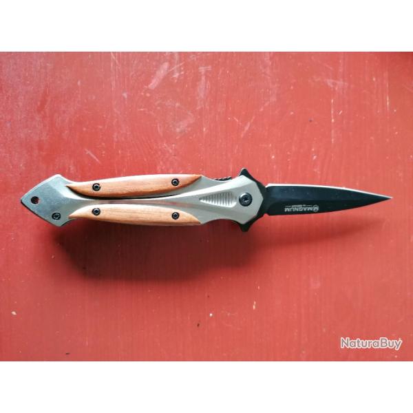 Couteau Magnum pliant type dague poign�e bois