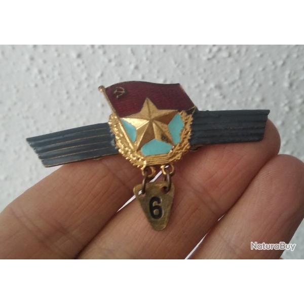 INSIGNE DE L'EXTRA CONSCRIT TROUPES A�ROPORT�ES SOVIETIQUES MARTEAU ET FAUCILLE URSS CCCP