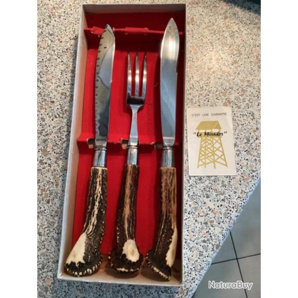 Couteaux Super Service � gibier Le Mirador mont� sur bois de cerf