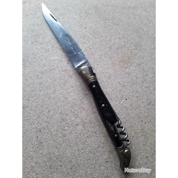 Laguiole ancien Couttier . Tr�s bon �tat. Trois pi�ces.