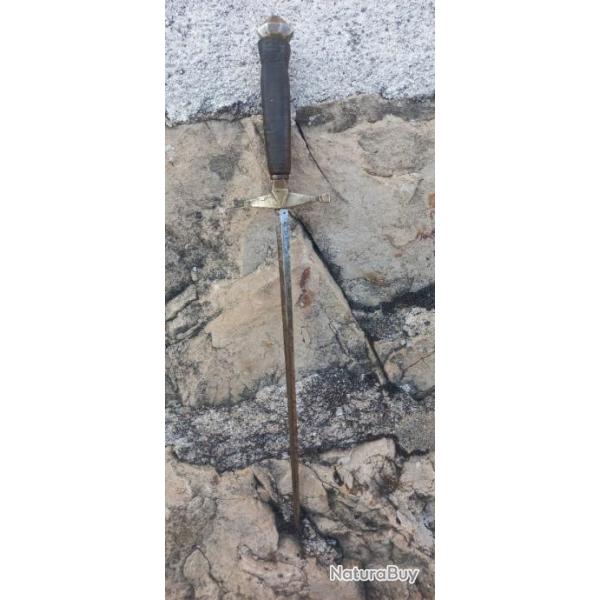 dague probablement maonnique ? ou Vertu ?